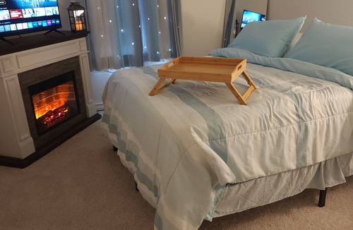 San Antonio Bed & Breakfast | Quiet Private Room & Bath in Cozy Home
