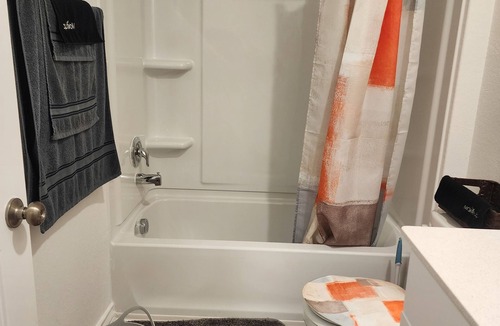 San Antonio Bed & Breakfast | Quiet Private Room & Bath in Cozy Home