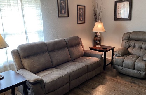 Poteau Apartment | Quiet property, close to town