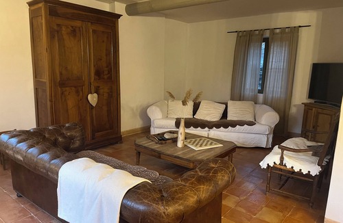 Salon-de-Provence House | Quiet Provencal country house in a residential area 5 minutes from the center of Salon de Provence.