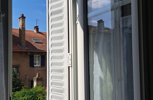 Poincare - Foch - Anatole France - Croix de Bourgogne Apartment | Quiet, quality F2 apartment - Near thermal baths - Free street parking