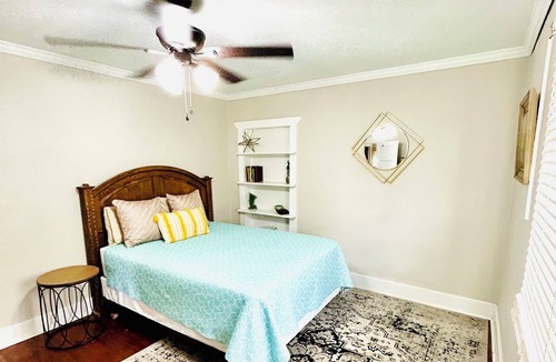 Sayre Cabin | Quiet ranch retreat full of rustic vintage charm! Located off I-40/Old Rt 66
