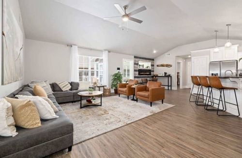 Fayetteville House | Quiet Razorback Escape - Easy Drive to Downtown & Stadium