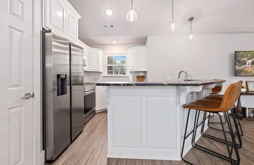 Fayetteville House | Quiet Razorback Escape - Easy Drive to Downtown & Stadium