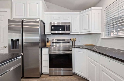 Fayetteville House | Quiet Razorback Escape - Easy Drive to Downtown & Stadium