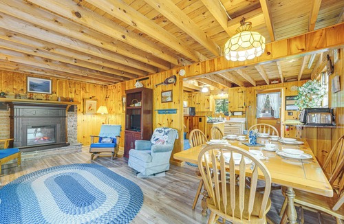 Raymond Cottage | Quiet & Remote Cottage on Panther Pond!