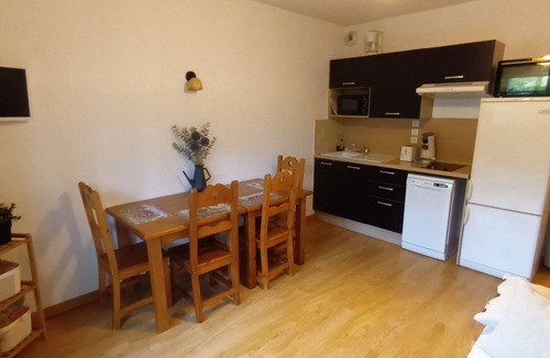 Ax-les-Thermes Apartment | Quiet residence 700m from Ax-les-Thermes town center. Pets allowed