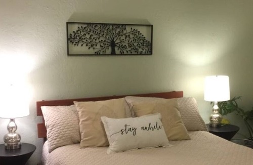 West Oak Hill Apartment | Quiet Retreat - close to town