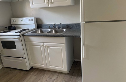 West End Apartment | Quiet Retreat Historic West End Park.