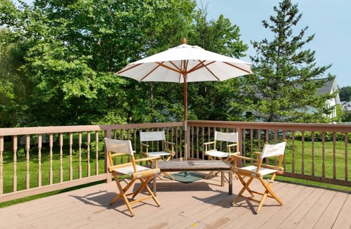Skaneateles House | Quiet retreat near Village