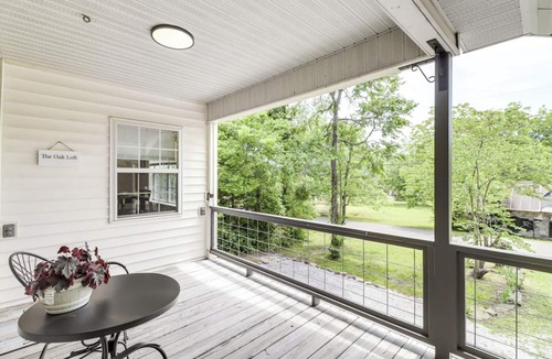 Mountain View House | Quiet Retreat with Firepit – Walk to Music, Shops, & Trails