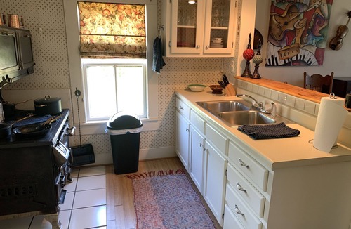 Lupus Cottage | Quiet Riverfront Cottage on Missouri River