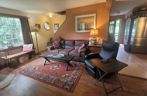 Bradford House | Quiet Riverfront Cottage | 2BR, Pet Friendly