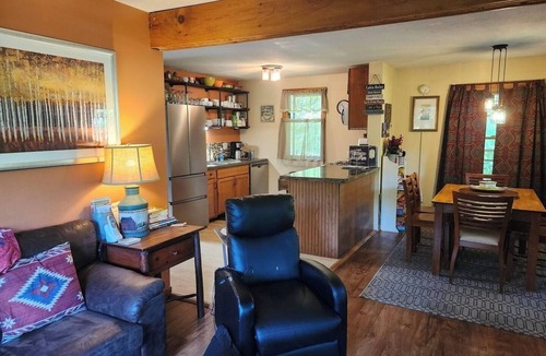 Bradford House | Quiet Riverfront Cottage | 2BR, Pet Friendly