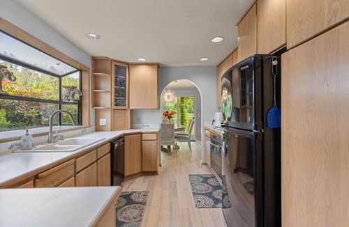 Auburn House | Quiet Riverside Retreat 3bd/2ba