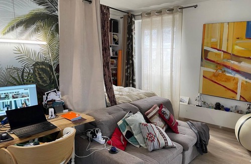 10th Arrondissement Bed & Breakfast | Quiet room, 5th floor WITHOUT elevator for ONE GUEST ONLY!