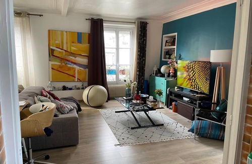 10th Arrondissement Bed & Breakfast | Quiet room, 5th floor WITHOUT elevator for ONE GUEST ONLY!