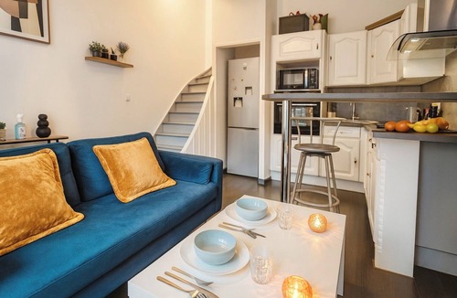 Lille Centre Ville Bed & Breakfast | Quiet room in shared house - Lille
