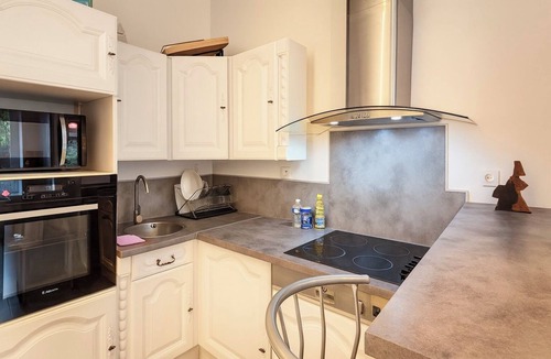 Lille Centre Ville Bed & Breakfast | Quiet room in shared house - Lille