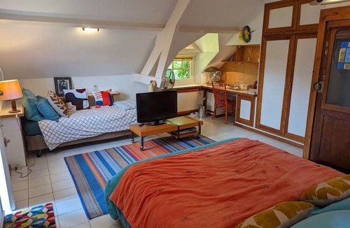 Presnoy Bed & Breakfast | Quiet room with Wifi and secure parking, close to nature