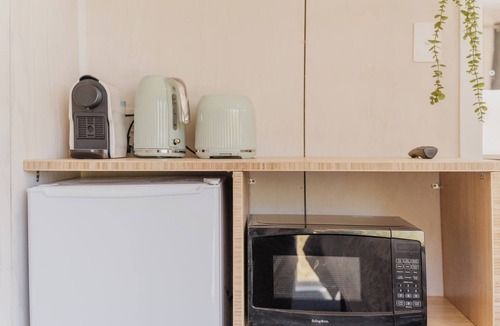 Burkes Pass Cabin | Quiet Rural Cabin With Mountain Viewsc