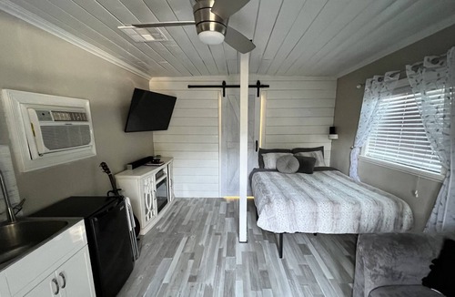 Banning Cabin | Quiet rural studio