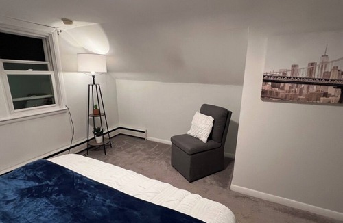 Utica Apartment | Quiet, Safe and private walk to New Hartford