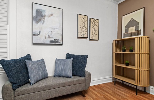The Southampton House | Quiet Safe Neighborhood, Dedicated Office, Easy Hospital Commute, Pet Friendly