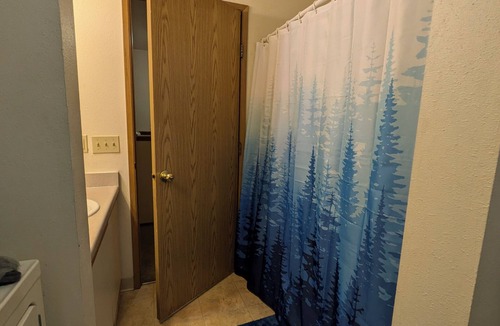 Central Oregon Apartment | Quiet, safe private 1bed/1ba in shared apartment surrounded by nature