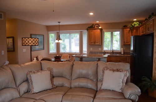 Syracuse Apartment | Quiet Sandy Beach