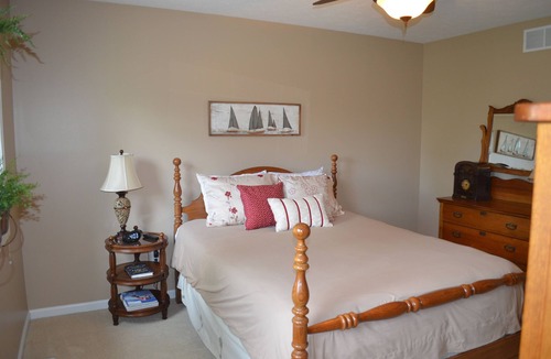 Syracuse Apartment | Quiet Sandy Beach