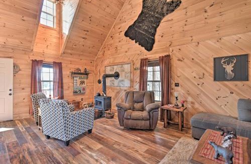 Berea House | Quiet & Secluded Berea Cabin on 70-Acre Farm!