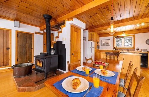 Saint-Joseph-de-la-Rive House | Quiet sector near the St-Laurent river