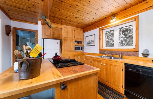 Saint-Joseph-de-la-Rive House | Quiet sector near the St-Laurent river