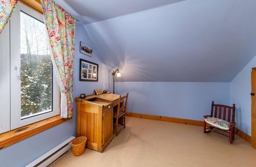 Saint-Joseph-de-la-Rive House | Quiet sector near the St-Laurent river
