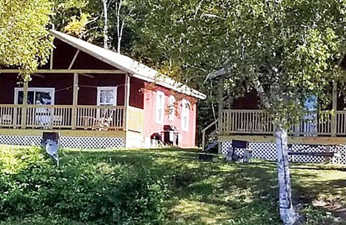 Quimby Cabin | Quiet & serene, steps to the water, swimming, fishing, hiking, nature all around