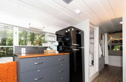 Erlands Point-Kitsap Lake House | Quiet Skoolie in the Woods