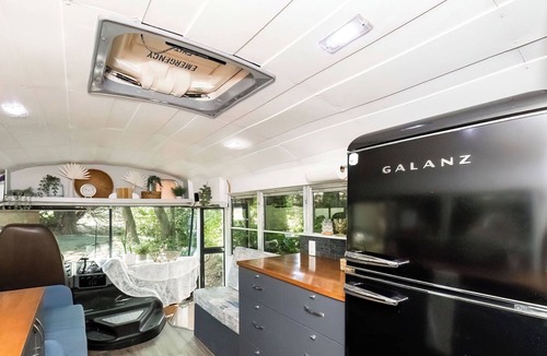 Erlands Point-Kitsap Lake House | Quiet Skoolie in the Woods