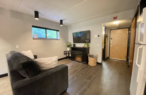 Jeffersonville Condo | Quiet Smugglers Notch Ski Retreat- Ski in/Ski out!
