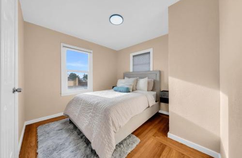 Oakland House | Quiet & Spacious 3BR Oakland House