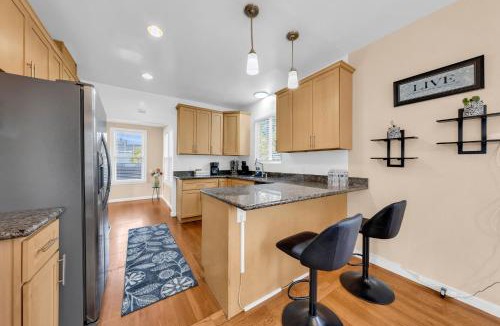 Oakland House | Quiet & Spacious 3BR Oakland House