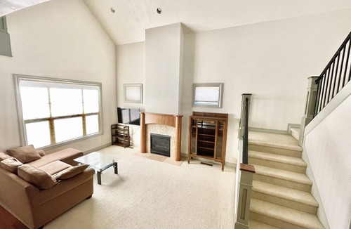 Central Oregon House | Quiet & Spacious 3BR Retreat AC Sleeps 8 Office Space Near Airport