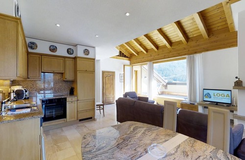 Silvaplana Apartment | Quiet, spacious and bright 3 ½-room apartment on two storeys on the 3rd floor, c