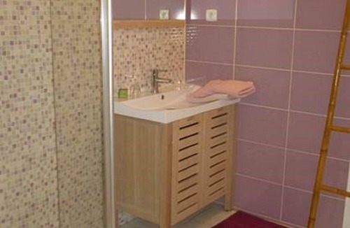 Cologne House | Quiet, spacious B&B with swimming pool and large terrace.