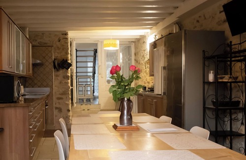 Hautevesnes House | Quiet, spacious country house 1 hour from Disney land. 1 h00 from Paris.