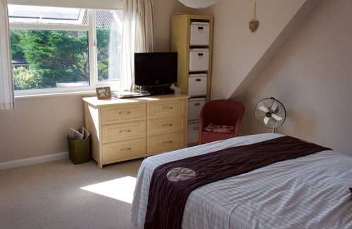 Southwick House | Quiet & Spacious 3-bed at Shoreham Beach