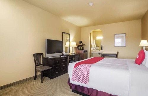 Valley View Hotel | Quiet & Spacious King-Bed Room Ideal for Rest Near Dallas Cowboys Stadium – 22 M