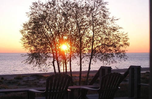 Shelby House | Quiet Spacious Lake Michigan Beachfront Cottage