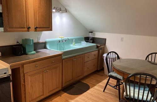 Shaftsbury Apartment | Quiet, spacious, private, beautiful views above art studio