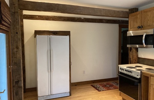 Shaftsbury Apartment | Quiet, spacious, private, beautiful views above art studio